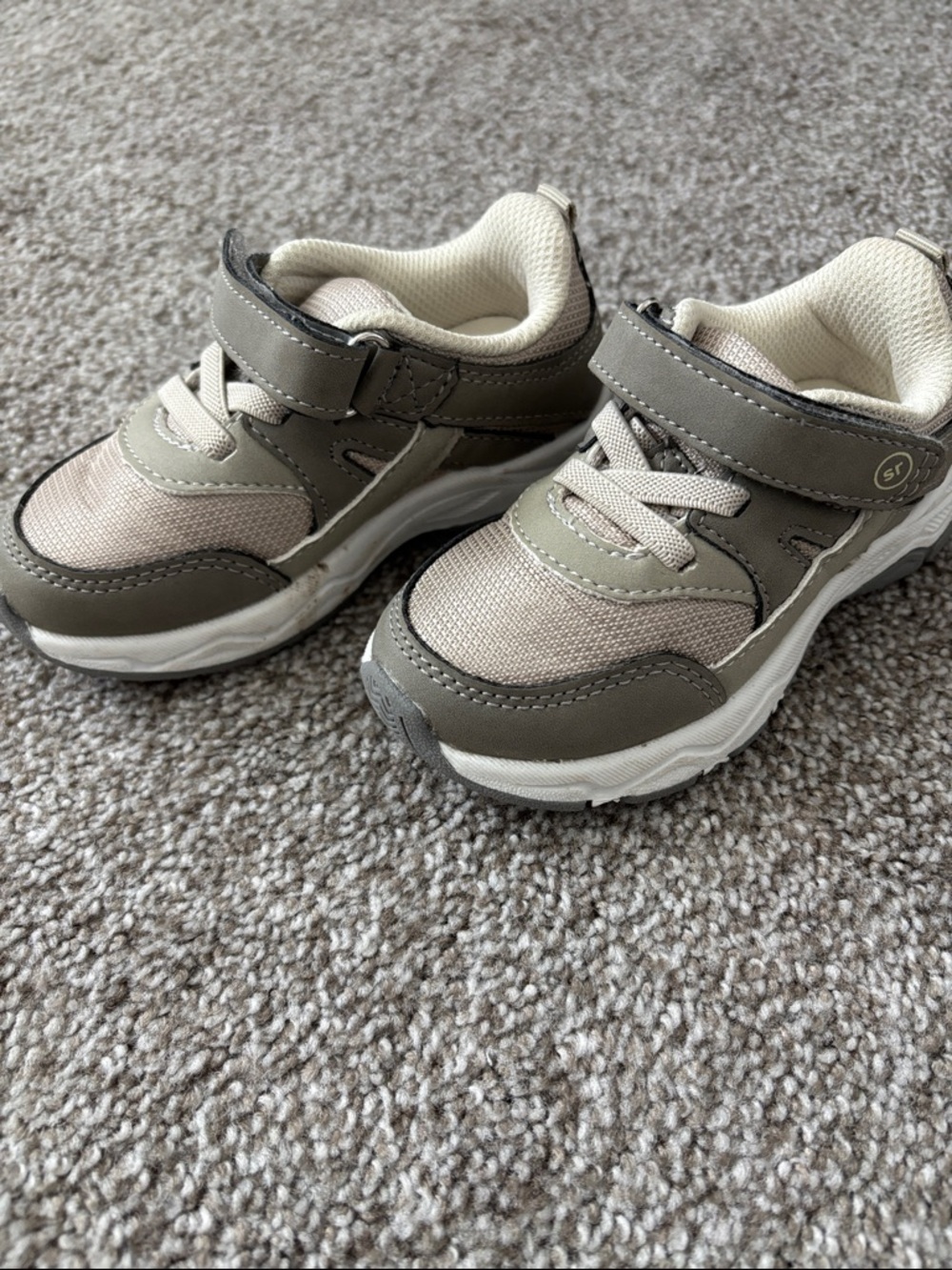 Stride Rite Little Kids Gray & Cream Athletic Sneakers